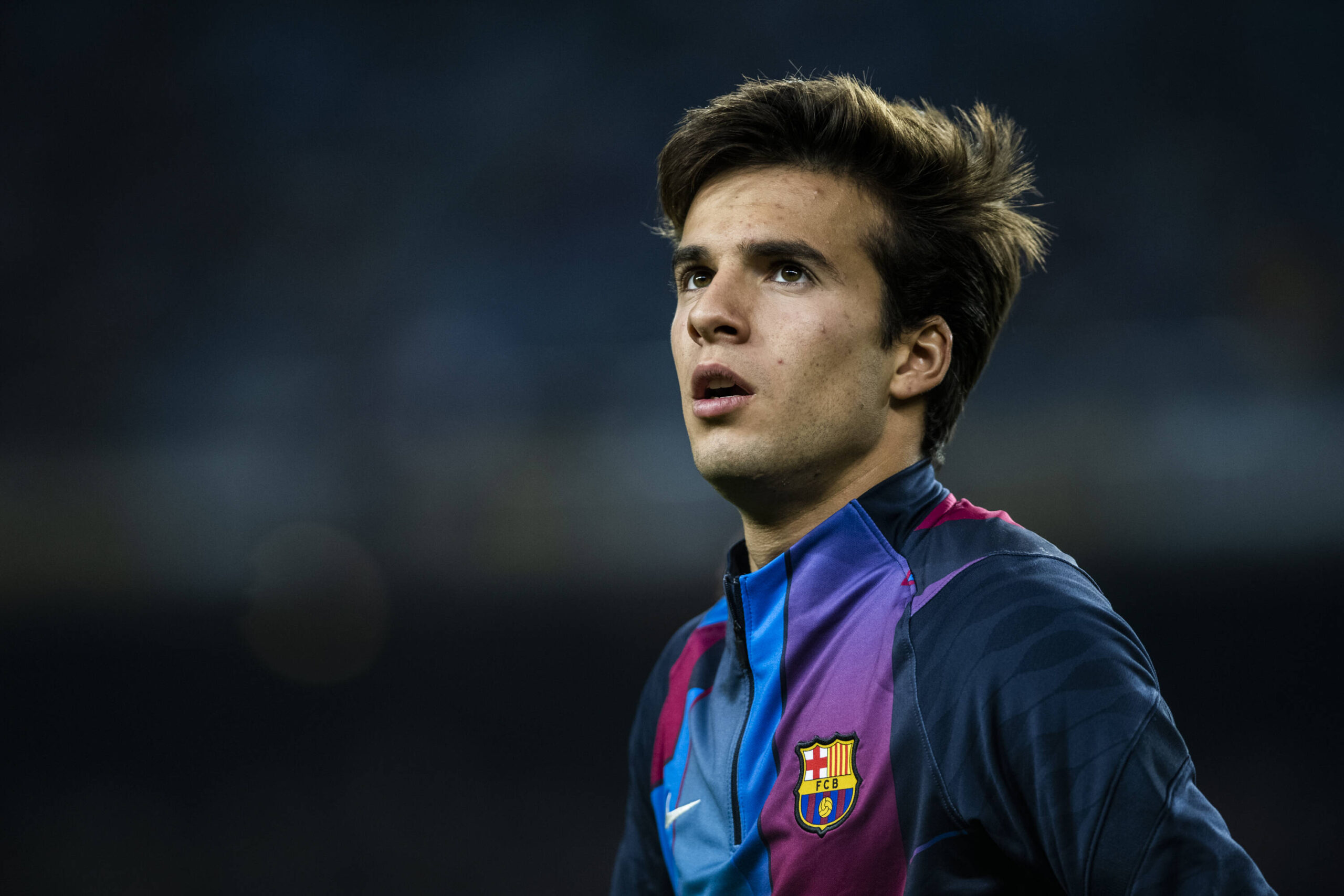 Barcelona-Kicker Riqui Puig hat einen eher ungewöhnlichen Autogramm-Wunsch erfüllt.