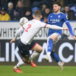 In Bolton absolvierte Matt Penney (r.) sein bisher letztes Spiel für Ipswich Town.