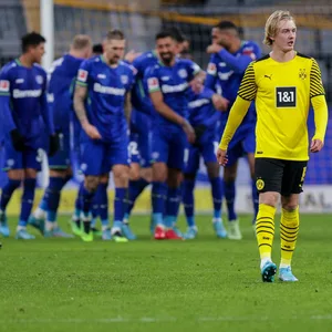 Für BVB-Star Julian Brandt (r.) gab es gegen starke Leverkusener nichts zu jubeln.