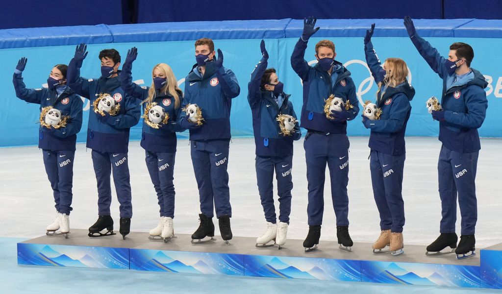 USA Eiskunstlauf-Team bejubelt Silbermedaille