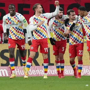 1. FSV. Mainz 05 in Fastnacht-Trikots