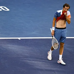 Die neue Nummer eins im Tennis Daniil Medvedev richtet einen Friedens-Appell an sein Heimatland.