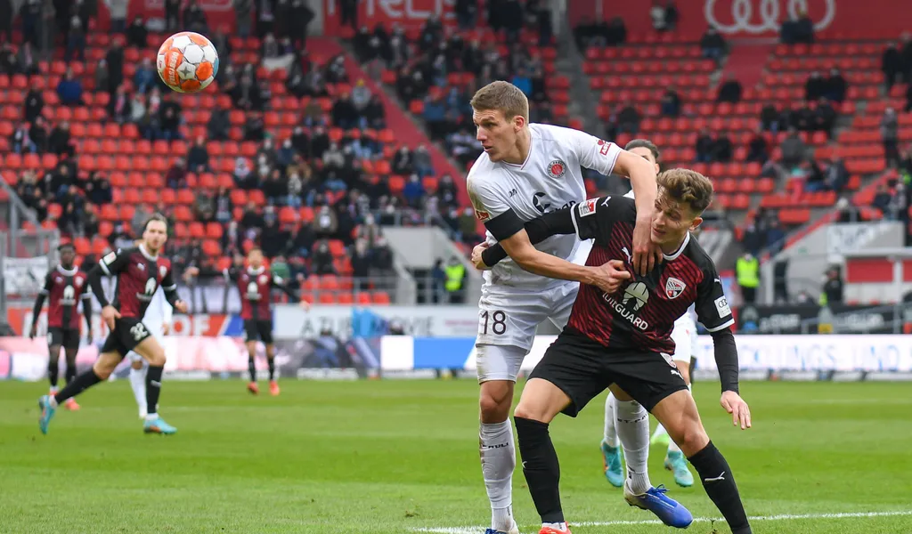 Nicht nur Jakov Medic (l.) spielte gegen Ingolstadt wesentlich stabiler als noch gegen Hannover vor Wochenfrist.