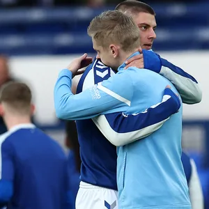 Evertons Vitalli Mykolenko (l.) und Manchesters Oleksandr Zinchenko