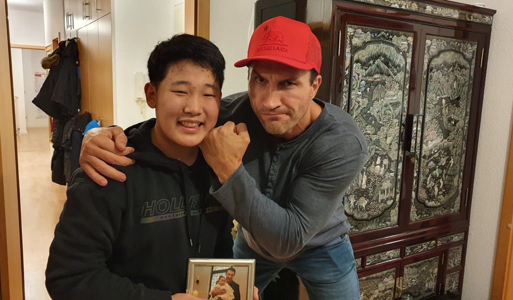 Daniel Kim (heute 15) und sein Patenonkel Wladimir Klitschko