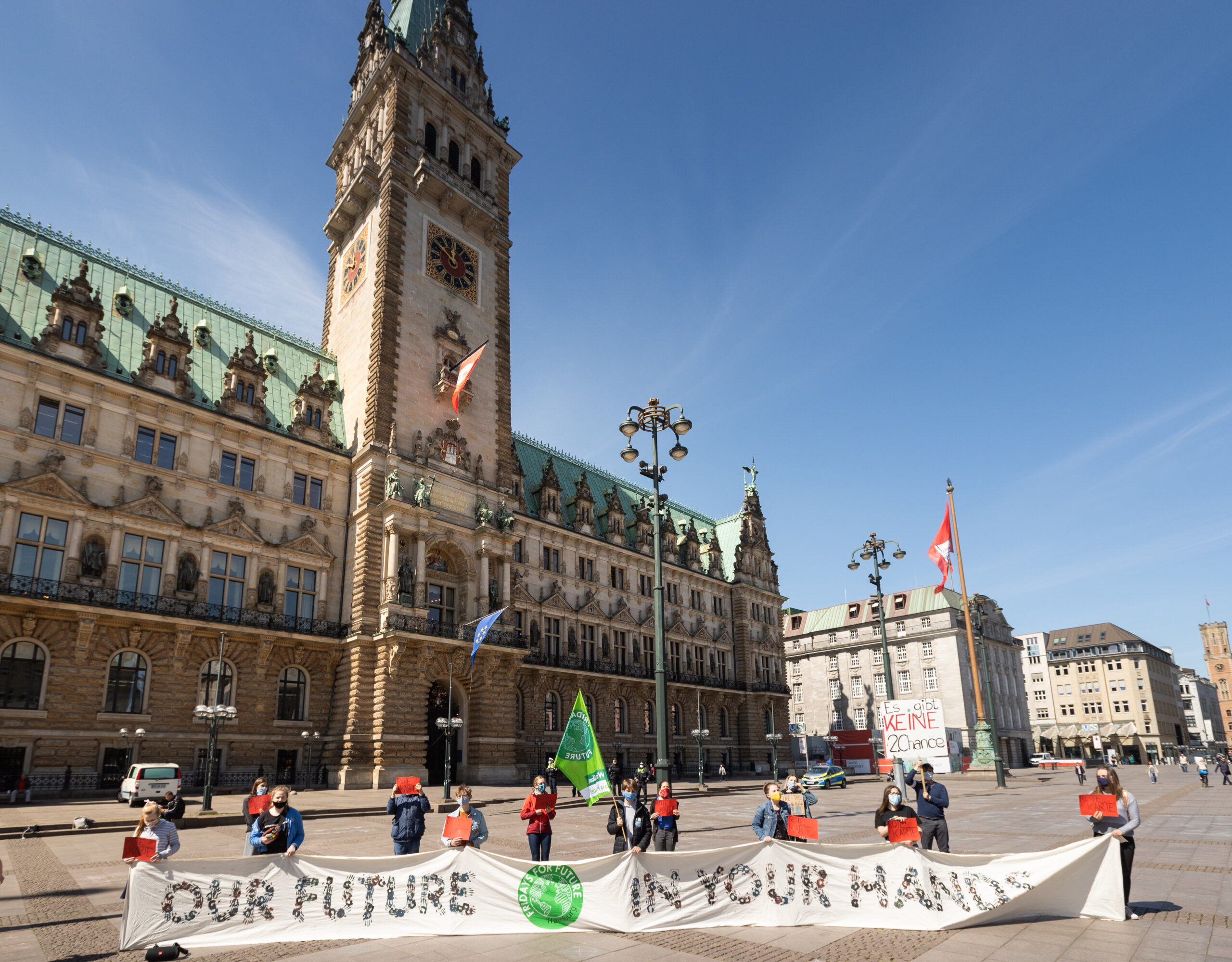 Klimaprotest vor dem Hamburger Rathaus