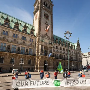 Klimaprotest vor dem Hamburger Rathaus