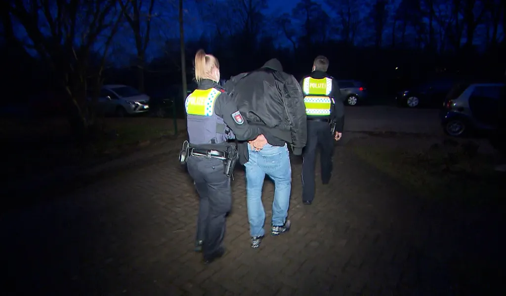 Beamte der Hamburger Polizei nahmen am Mittwoch einen 28-Jährigen in Tonndorf fest.