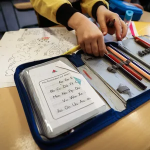 Die Schulbehörde rechnet mit tausenden ukrainischen Schüler:innen, die in Hamburg unterrichtet werden sollen.