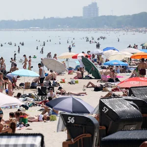 Strand in Scharbeutz mit vielen Strandkörben