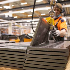 Die Metall- und auch die Elektroindustrie im Norden fürchten harte wirtschaftliche Folgen aus dem Ukraine-Krieg. (Symbolbild)