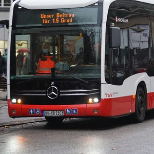 100. E-Bus der Hamburger Hochbahn