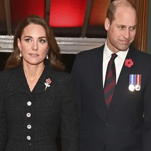 Prinz William, Herzog von Cambridge, und Kate, Herzogin von Cambridge, kommen zum jährlichen Royal British Legion Festival of Remembrance in der Royal Albert Hall.