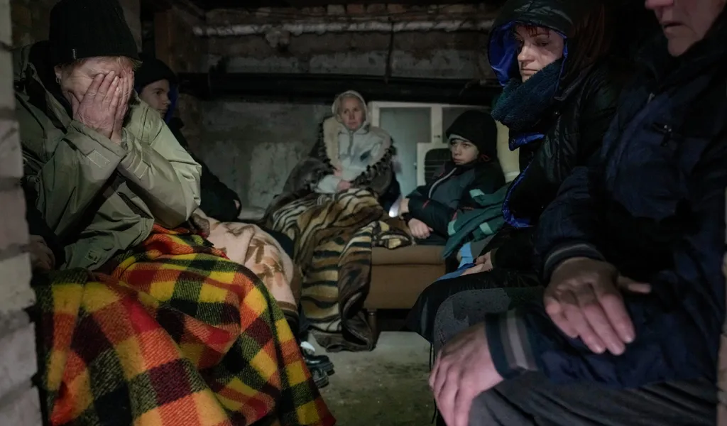Pure Verzweiflung: Seit Tagen schon harren viele Menschen in Kiew in unterirdischen Schutzbunkern aus – aus Angst vor Putins Bomben.