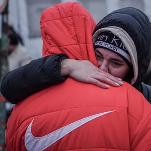 Menschen fliehen aus der Ukraine