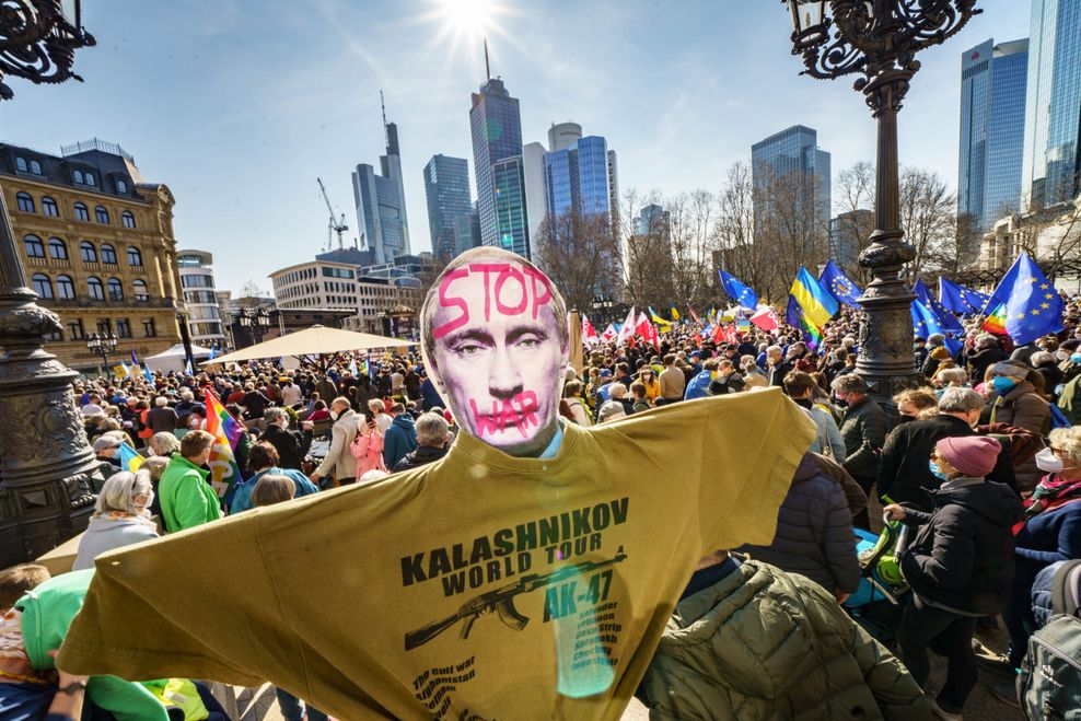Demonstration gegen Ukraine-Krieg in Frankfurt a. M.