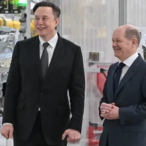 Tesla-Boss Elon Musk, Olaf Scholz