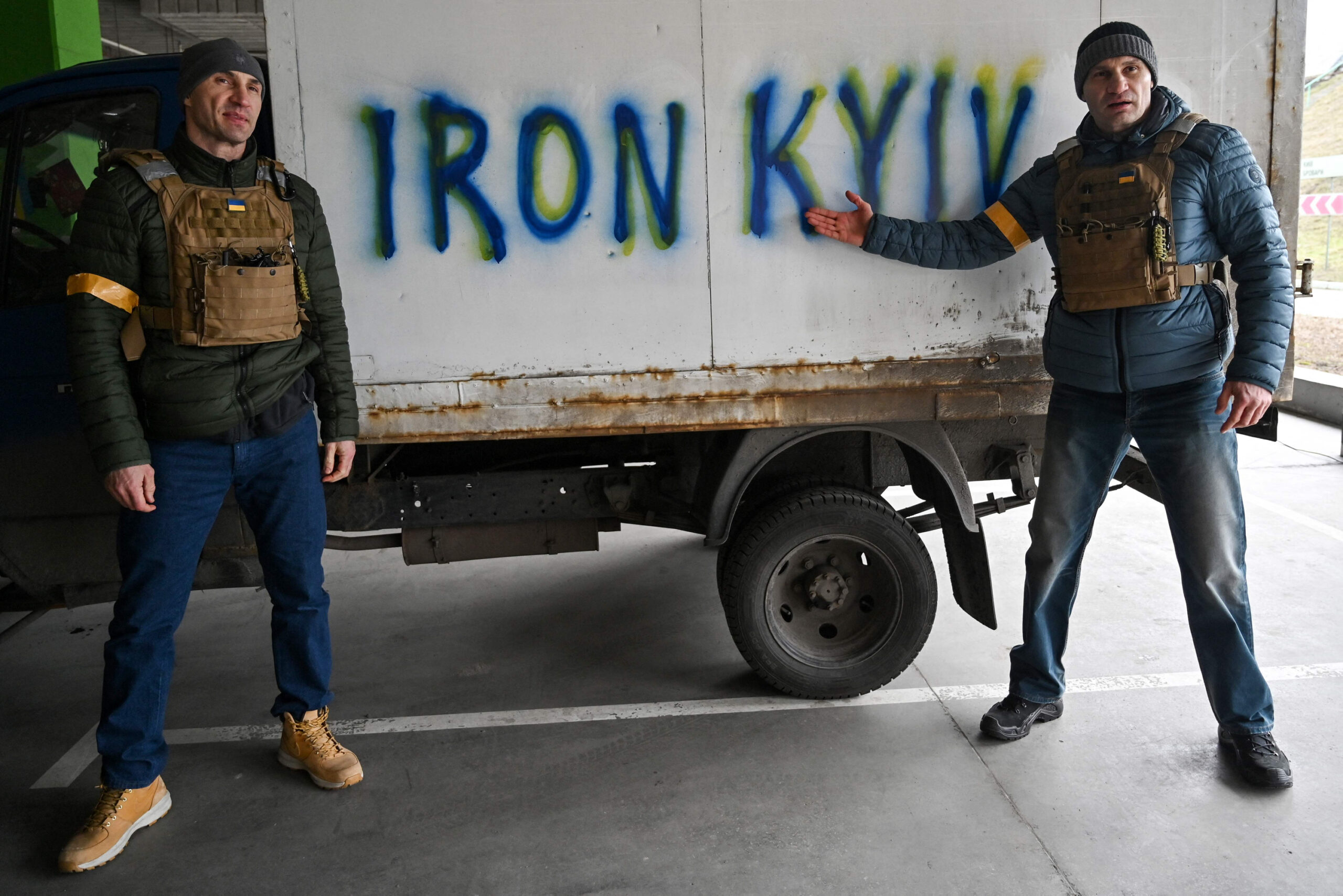 „Eisernes Kiew“, steht auf diesem Laster, den die Klitschko-Brüder in der Hauptstadt in Empfang nahmen.