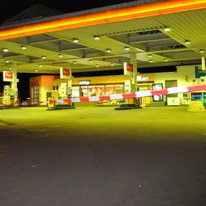 Die Shell-Tankstelle an der Kollaustraße in Hamburg-Niendorf.