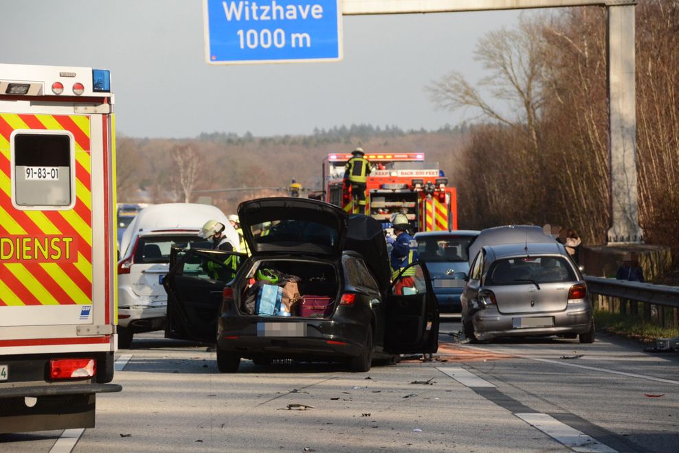 Fünf Autos waren an dem Massenunfall beteiligt.