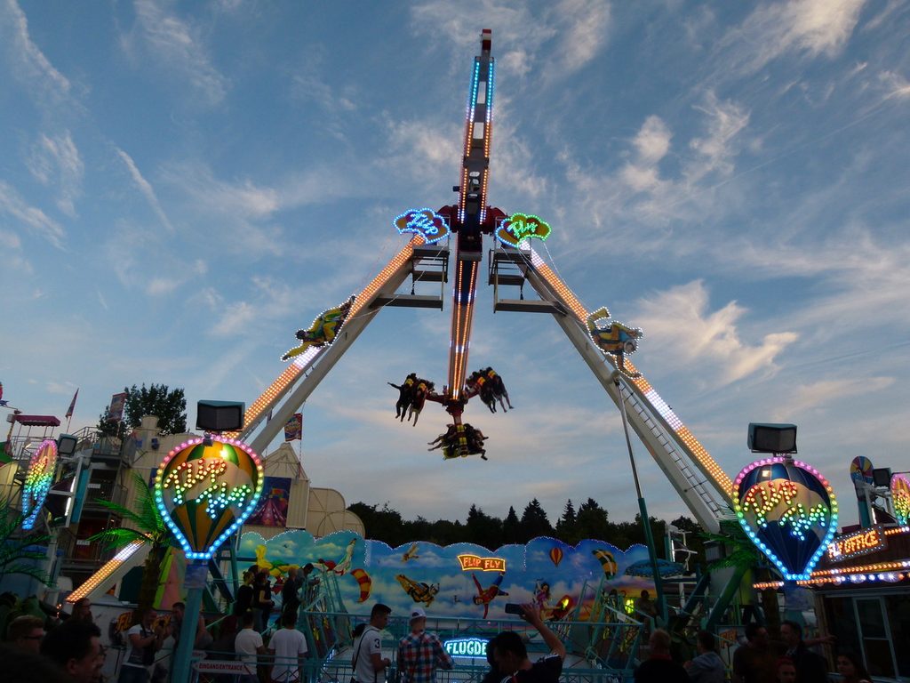 Flip Fly Loopingschaukel auf dem Hamburger Dom.