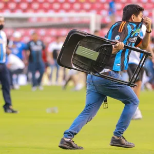 Hooligan-Ausschreitungen in Queretaro