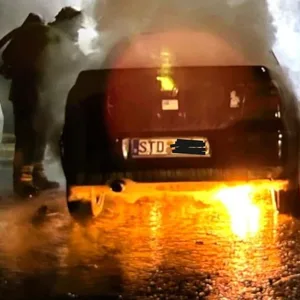 Abgebranntes Auto in Stade