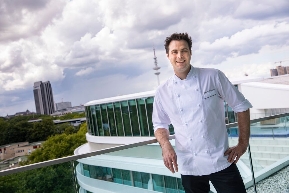 Julian Stowasser führt seit 2020 die Küche im Sterne-Restaurant „Lakeside“ im Luxushotel „The Fontenay“.