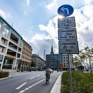 Autoarmer Jungfernstieg