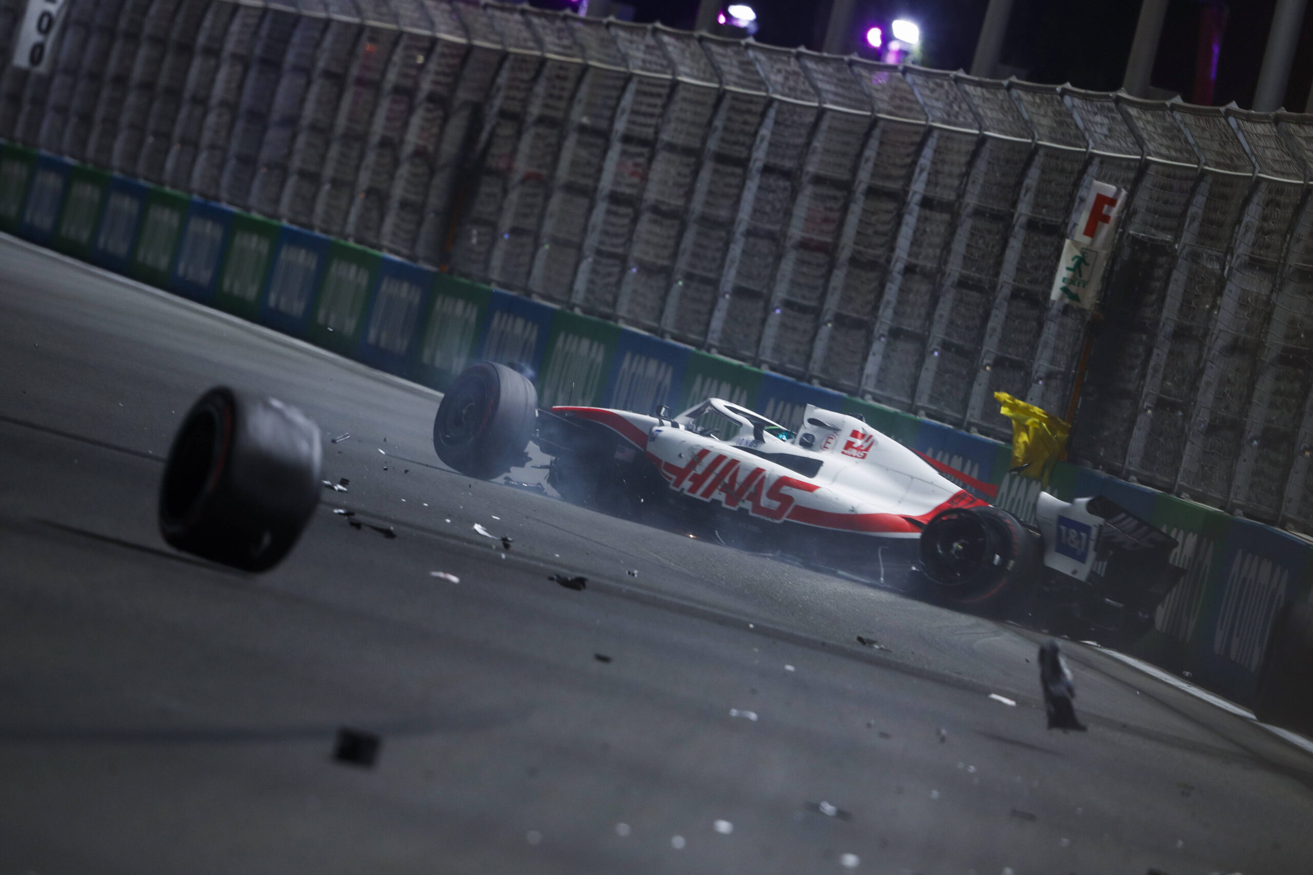 Crash von Mick Schumacher beim Qualifying in Saudi-Arabien.