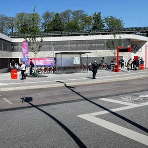 Auch nach fast einem Jahr wird das Fahrradparkhaus Kellinghusenstraße noch kaum genutzt. (Archivbild)