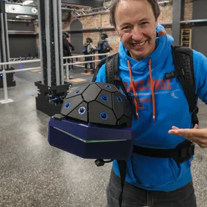 Wunderland-Gründer Frederik Braun mit VR-Ausrüstung