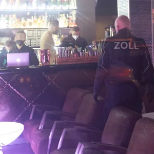 Am Dienstagabend kontrollierte der Zoll mehrere Shisha-Bars in Hamburg-Mitte.