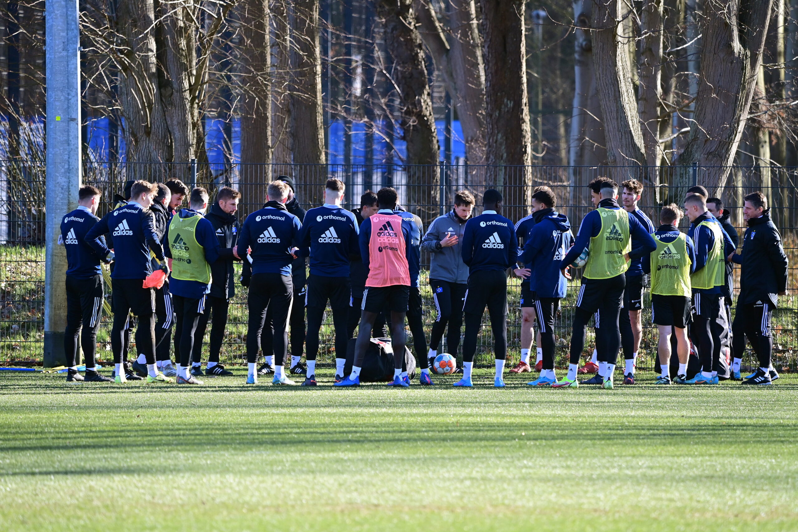 Am Freitag trainierte der HSV mit nur 15 Feldspielern und vier Torhütern.