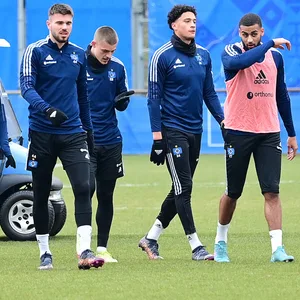 HSV-Profis vor dem Training im Volkspark