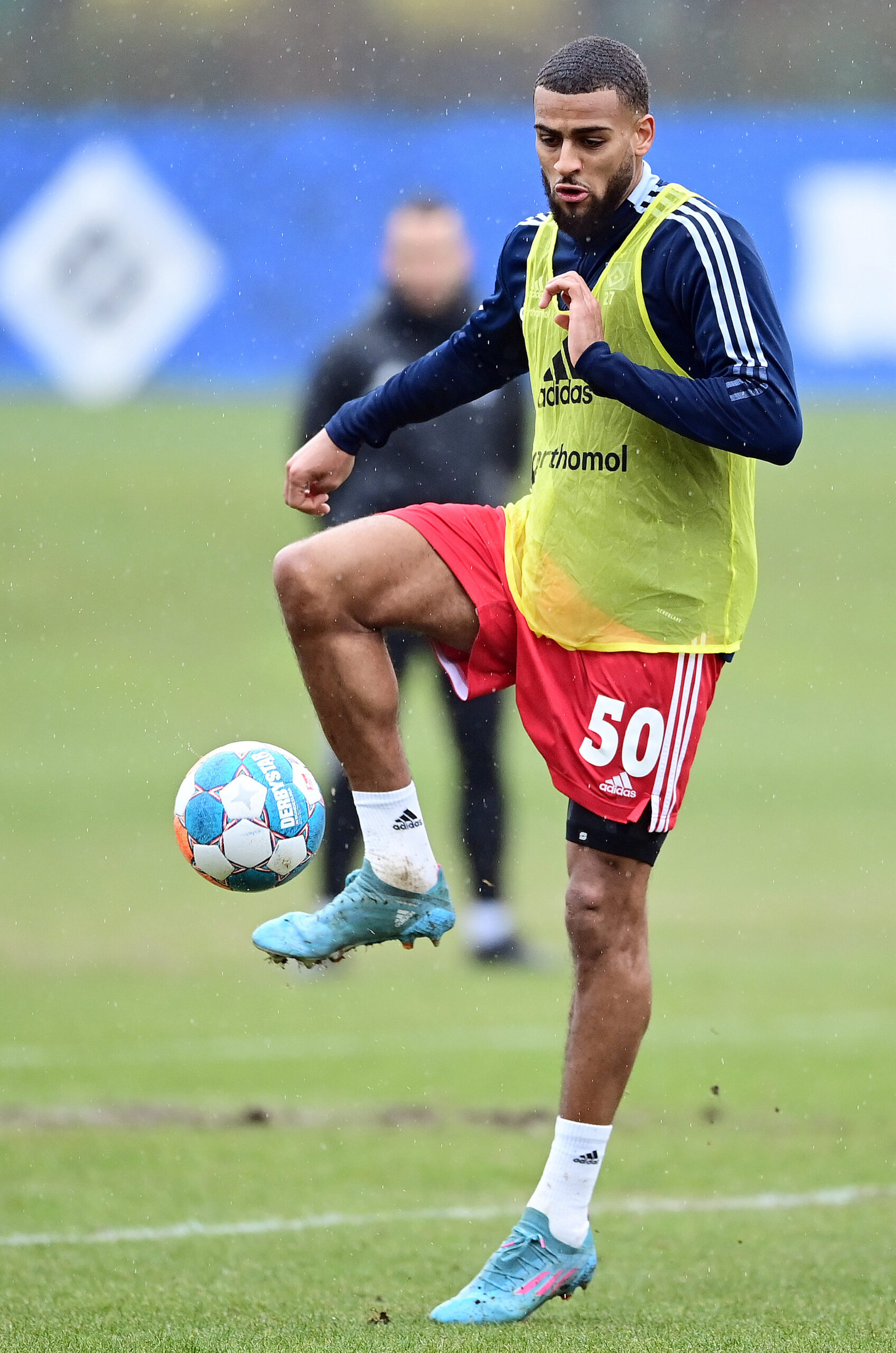 HSV-Profi Josha Vagnoman im Training