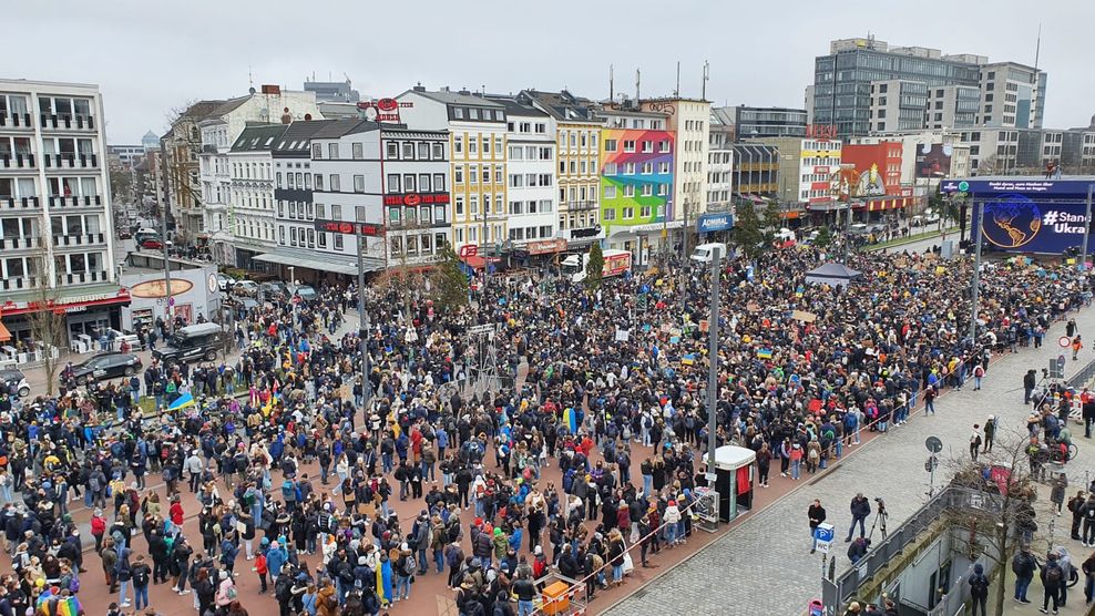 Spielbudenplatz Grossdemo Hamburg