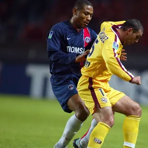 Bruno Rodriguez (Metz, r.) gegen Jose Karl Pierre Fanfan (PSG)