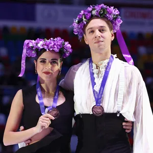 Minerva Hase und Nolan Seegert in Moskau