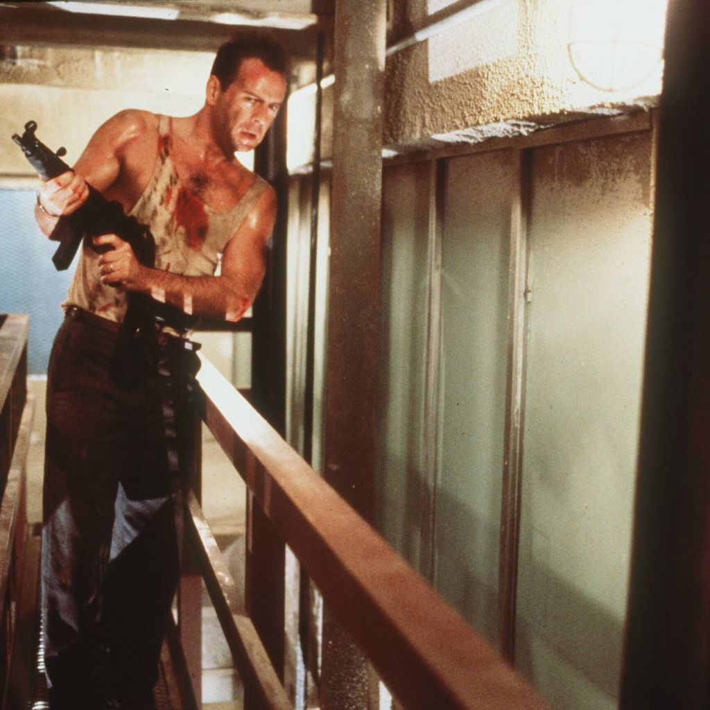 Bruce Willis als John McClane in einer Szene aus dem Film „Stirb langsam“.