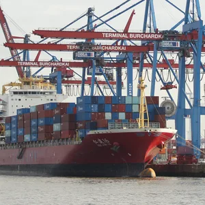 Der Containerterminal Burchardkai. Die HHLA bringt rund 200 Beschäftigte und ihre Angehörigen aus Odessa nach Hamburg.