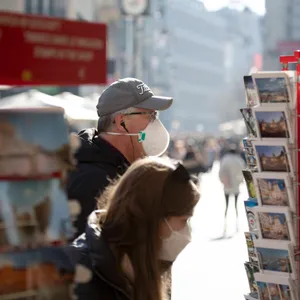 Ab Mitte nächster Woche müssen in Österreich wieder FFP2-Masken in Innenräumen getragen werden.