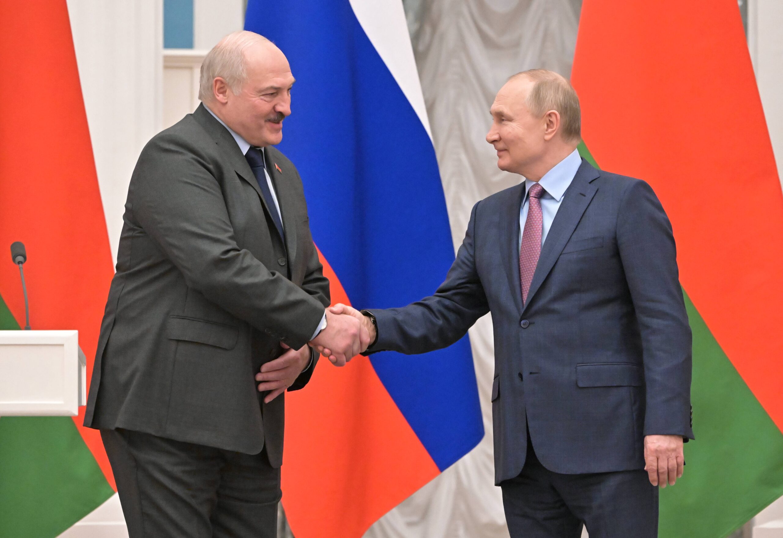 Gute Freunde kann niemand trennen – oder? Alexander Lukaschenko (l.) und Wladimir Putin