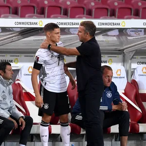 Aufmunterung nach der Schock-Diagnose: Bundestrainer Hansi Flick rief bei Florian Wirtz an.