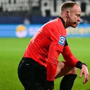 Fußball Bundesliga - Nach Becherwurf: Schiedsrichter Gittelmann fordert „Null-Toleranz-Politik“