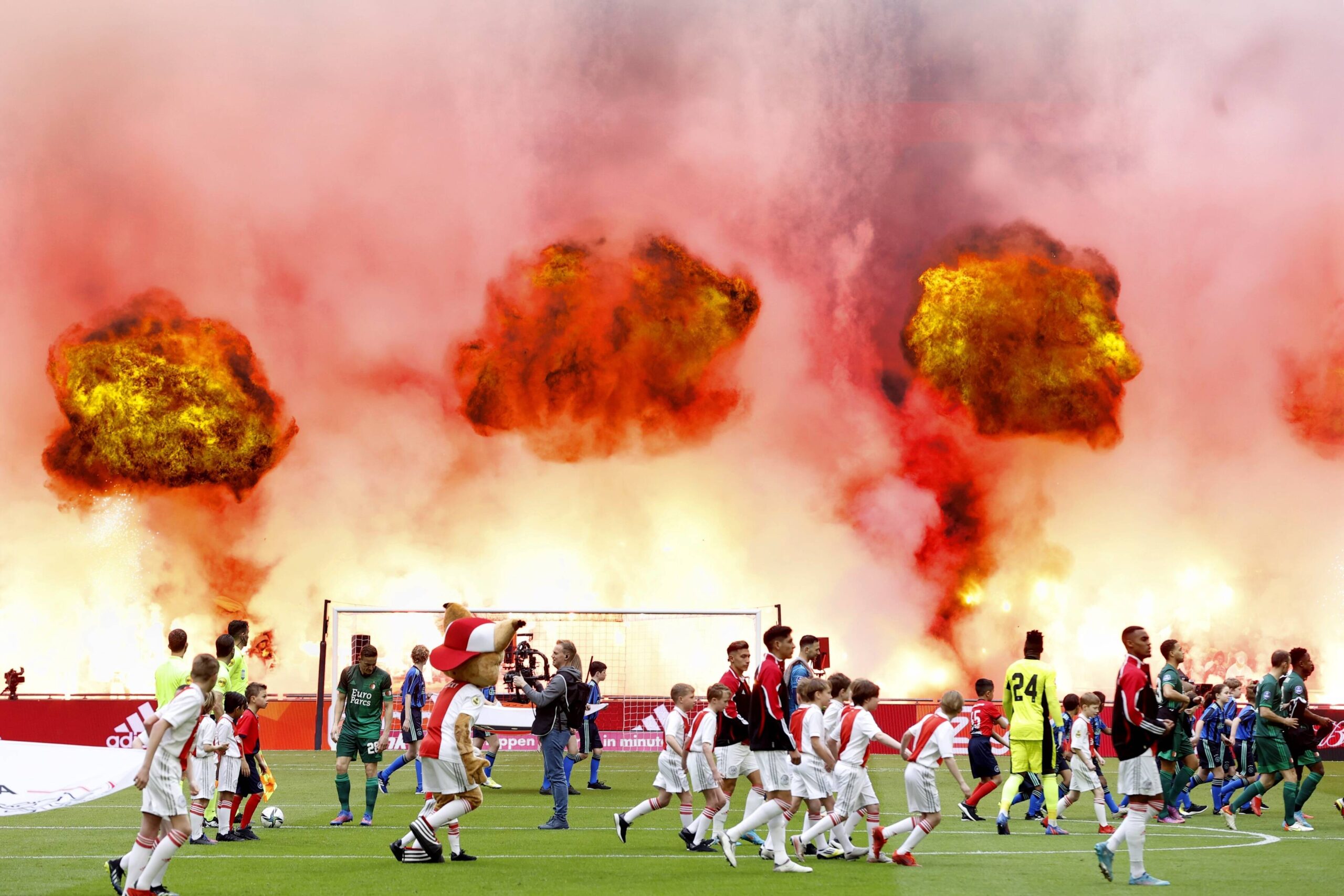 Feuer bei Ajax Amsterdam