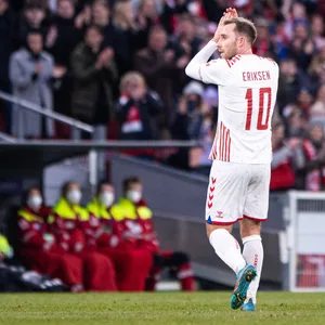 Christian Eriksen bekommt Applaus von Dänemark-Fans