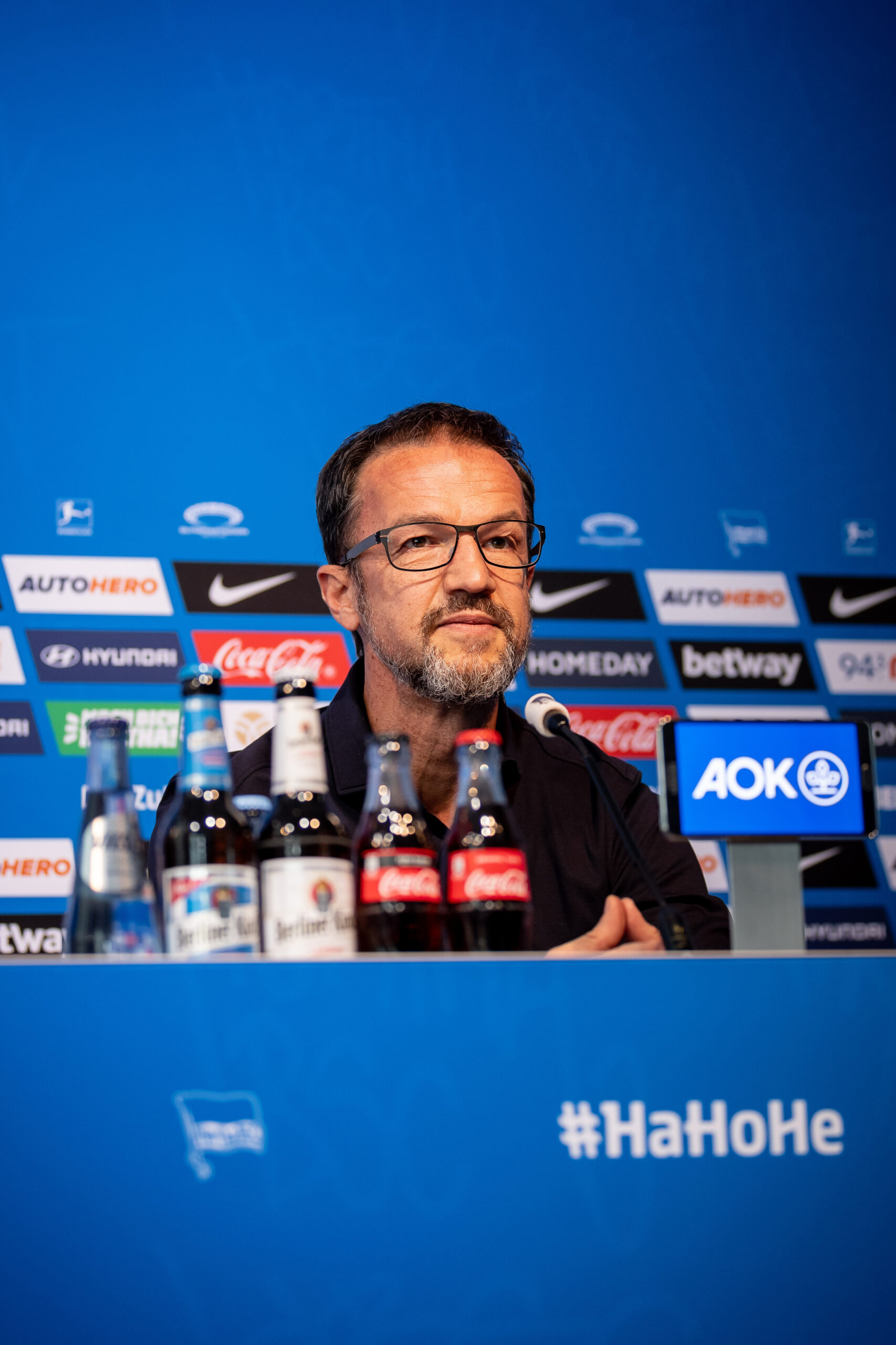 Fredi Bobic bei der Vorstellung des neuen Hertha BSC-Trainers Felix Magath