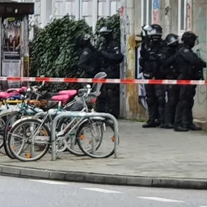 Beamte sichern den Tatort