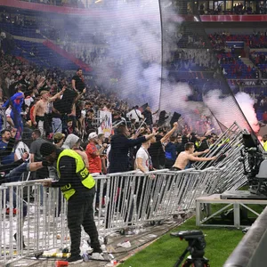 Ultras von Olympique Lyon beim Spiel gegen West Ham United